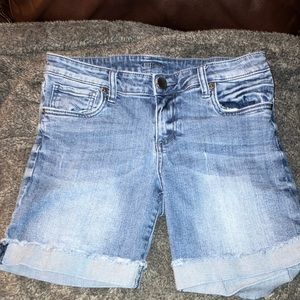 Kut From The Cloth Jean shorts. Size 6. 6” inseam.